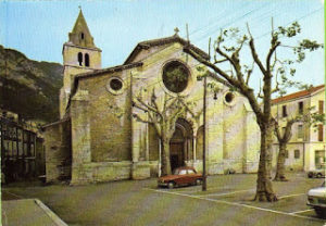 parking devant la cathédrale