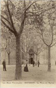 place devant la cathédrale